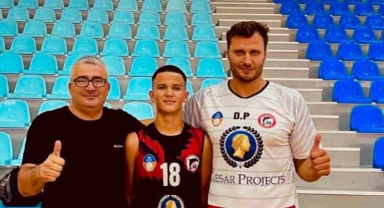 Denis Sırbistan yolcusu