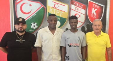 Sylla, Yenicami’ye imzayı attı