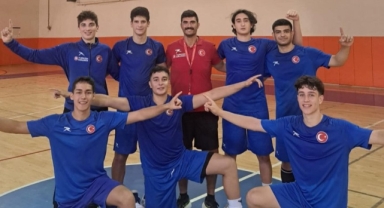 Arnal ve Akçam çalışıyor