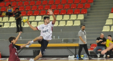 Hentbol’da çekişmeli gece