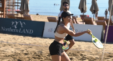 “Pera Mackenzie Plaj Tenisi Turnuvası” çetin mücadelelere sahne oluyor