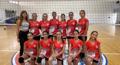 Voleybolda mücadele sürüyor