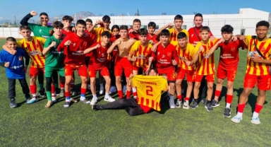 Çetinkaya güle oynaya ilerliyor:2-1