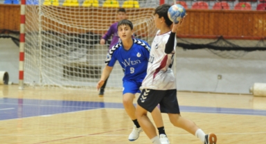 Hentbol’da U18 start aldı