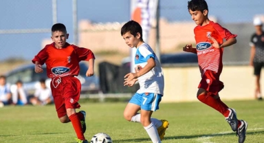 Şampiyon Melekler U12 Futbol Şenliği düzenleniyor