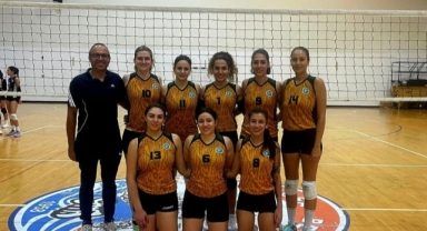 Voleybolda büyükler liglerinde devam edildi