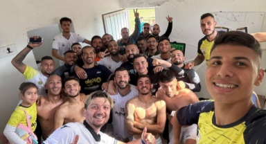 Aslanköy zirvede:2-0
