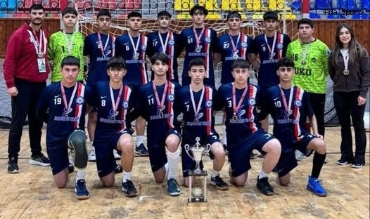 Hentbol Okullarda Hala Sultan İlahiyat Koleji Şampiyon