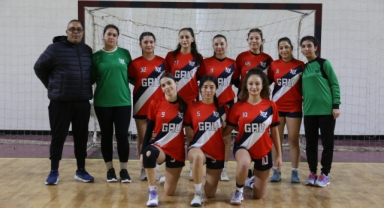 Hentbolda çekişme sürüyor