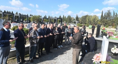 Özgüren Kabri Başında Anıldı
