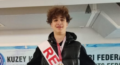 Aykut, Rekora Kulaç Attı