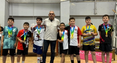 Badmintonda küçükler yarıştı