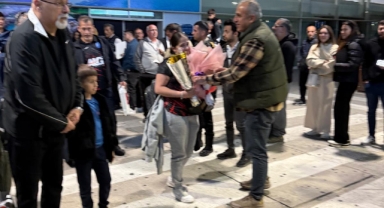 Bilardo Milli Takımı Adaya Döndü