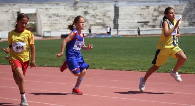 İlkokullar Sprint Yarışları’nda piste çıktı