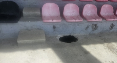 İskele’de tribün çöktü