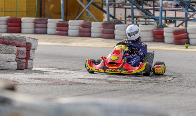 Kartingciler kıyasıya yarıştı