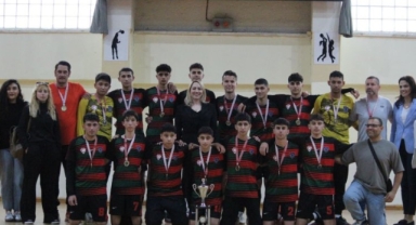 Lise futsalda şampiyon LTL