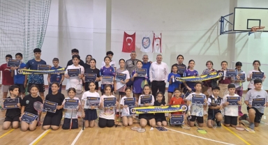 Badmintonda 19 Mayıs Şöleni yapıldı