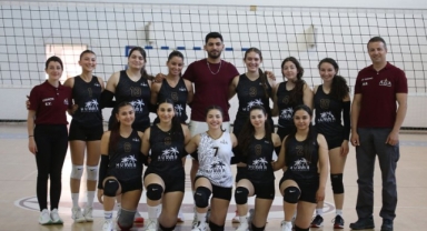 Üniversite voleybolda mücadele başladı