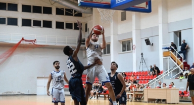 İlk maç Akdeniz’in 67-47
