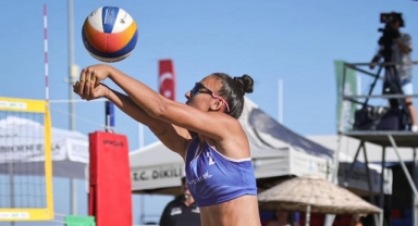 Merve kürsüyü seviyor