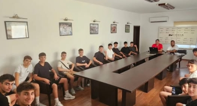 Yenicami U17 Takımı sezon öncesi toplantısını gerçekleştirdi
