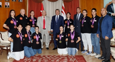 Başbakan Ünal Üstel, KKTC Taekwondo Milli Takımını kabul etti