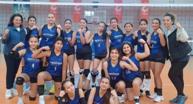 19 Mayıs Türk Maarif Koleji Yıldız Kızları Finallerde