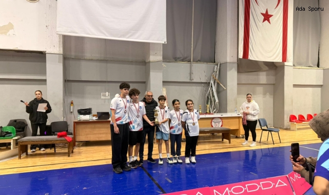 Badminton’da gençler yarıştı