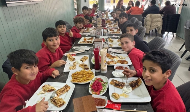 9 Eylül İlkokulu Futbol Takımı Şampiyonluğunu Kutladı