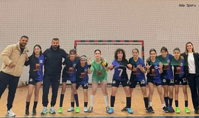 Gazimağusa Meslek Lisesi Futsal Kız takımı farklı başladı: 7-1