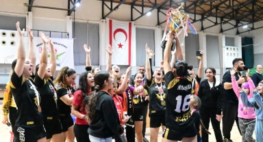 Hentbol U18’de şampiyon DİGEM ve UKÜ