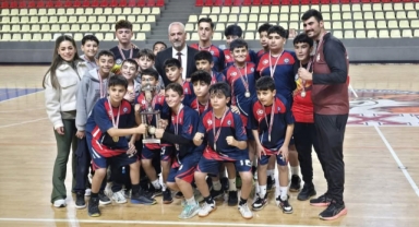 Hentbola Hala Sultan İlahiyat Koleji damgası