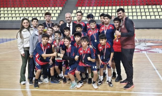 Hentbola Hala Sultan İlahiyat Koleji damgası