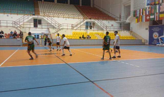 DAÜ’de Salon Futbol Turnuvası Başladı 