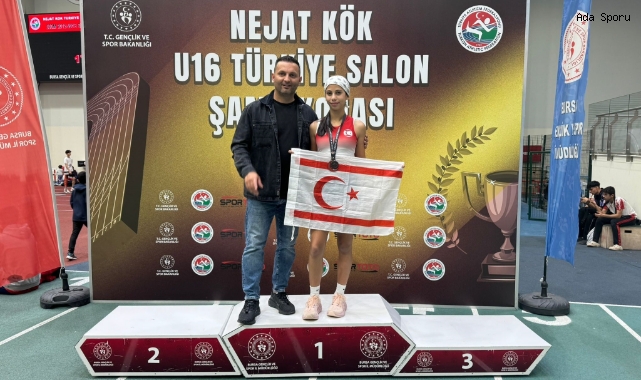 Kumsal, Türkiye üçüncülüğüne koştu