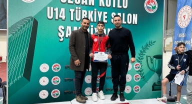 Mahmut, 200 metrede Türkiye ikincisi 