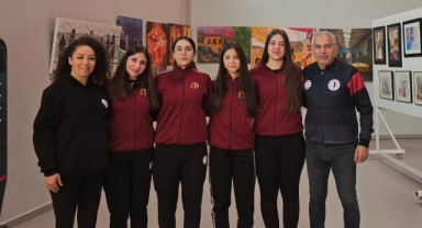 YDK Lise Kız Badminton Takımı Türkiye Şampiyonası Yolunda 