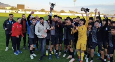  Yenicami U17’de şampiyon oldu, Elit Lig’e yükseldi