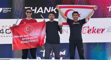 Çapun ve Tazegül Kürsüde 