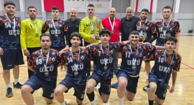 Hentbolda UKÜ’den çifte zafer