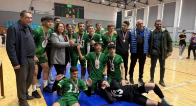 Sedat Simavi Endüstri Meslek Lisesi Şampiyon 