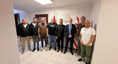 Büyükelçi Korukoğlu, atletizm heyetini kabul etti