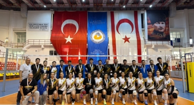 Voleybolda DAÜ çifte şampiyon