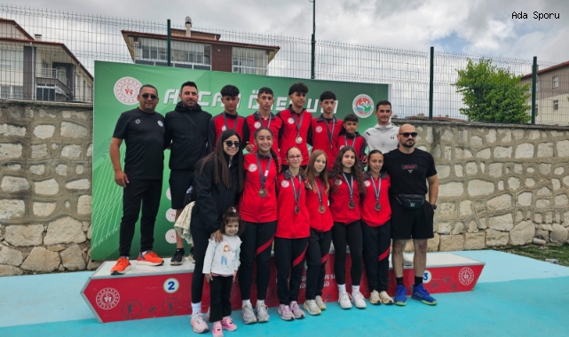 Bayrak takımlarımız Kütahya’da kürsüde