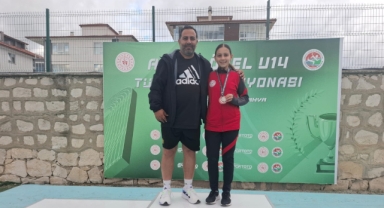 Elif’ten Türkiye ikinciliği